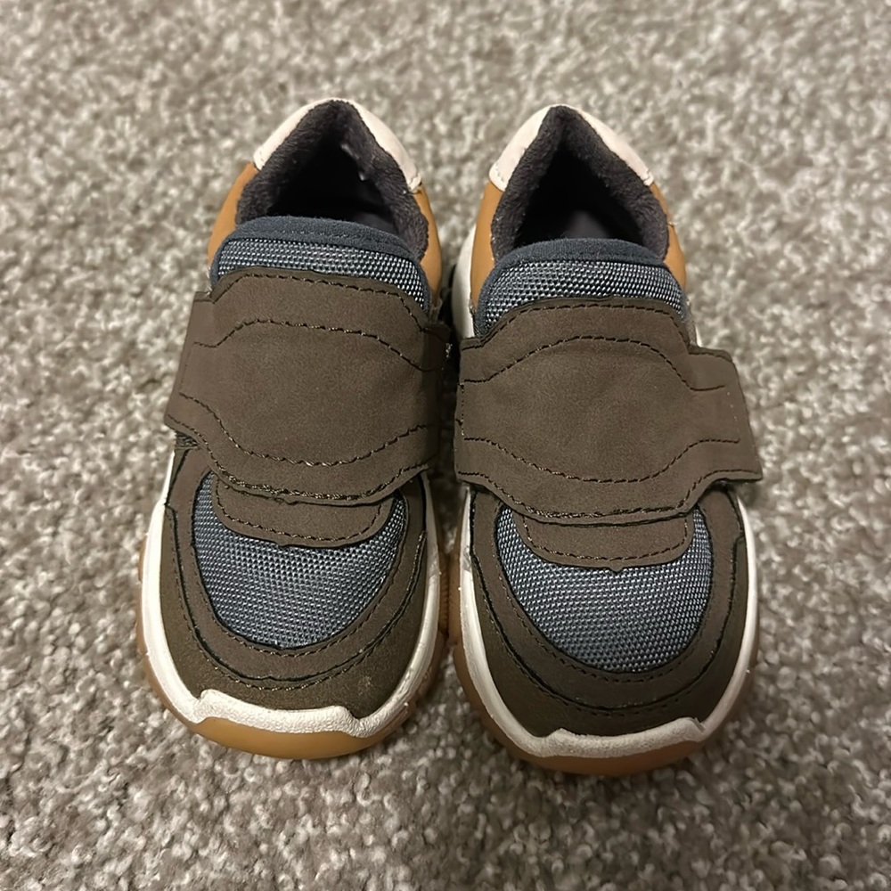 Zara size 5 toddler shoes!